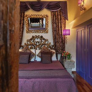 Comfort Zimmer mit Kingsize-Bett